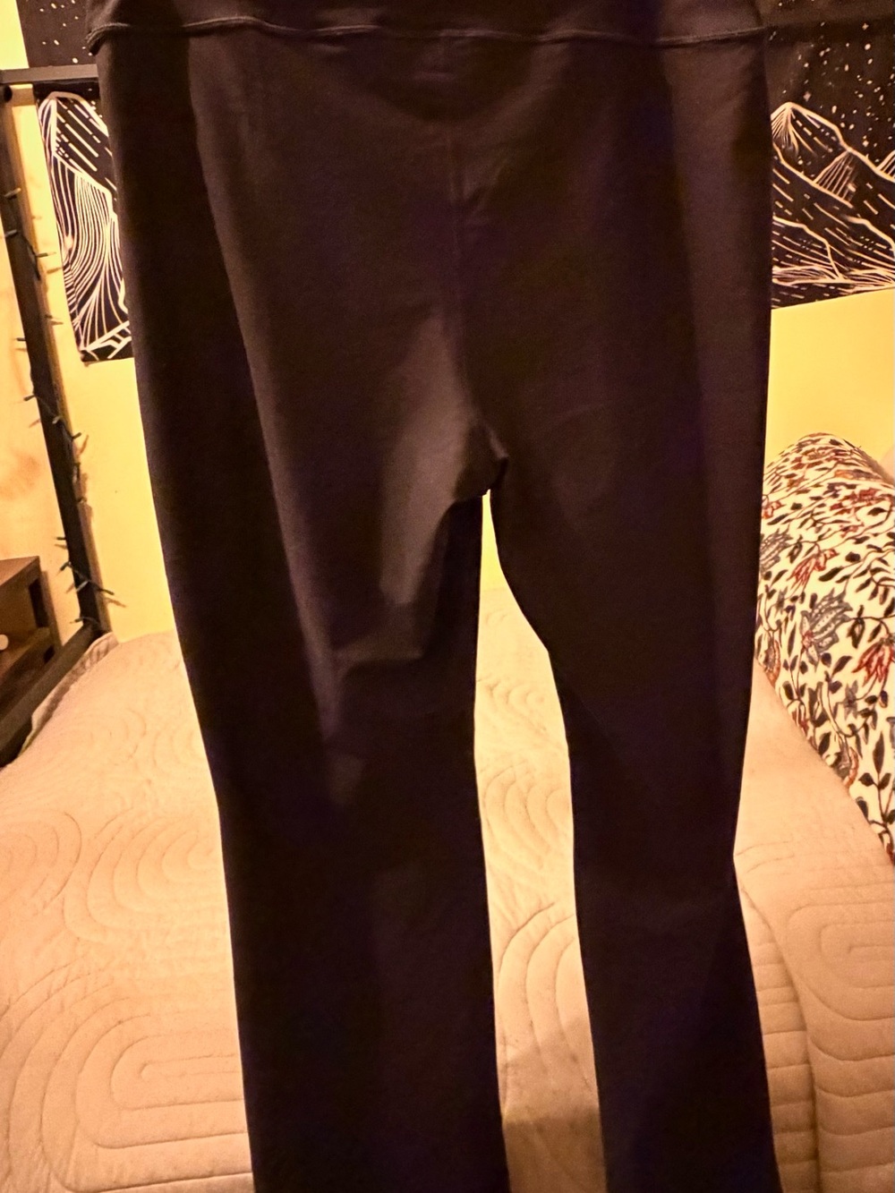 Old Navy Women’s Black Stretch Flare Leggings - Picture 2 of 3